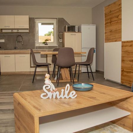 Oros House Apartmanhaz Орошхаза Экстерьер фото