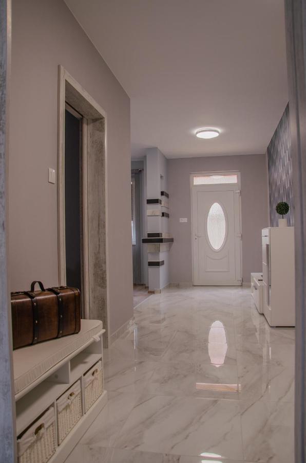 Oros House Apartmanhaz Орошхаза Экстерьер фото