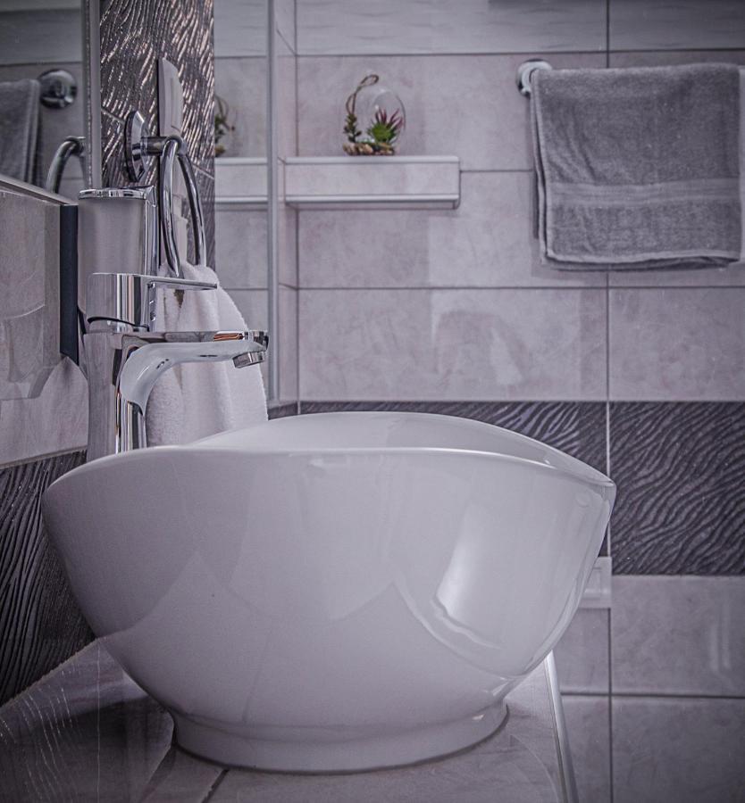 Oros House Apartmanhaz Орошхаза Экстерьер фото