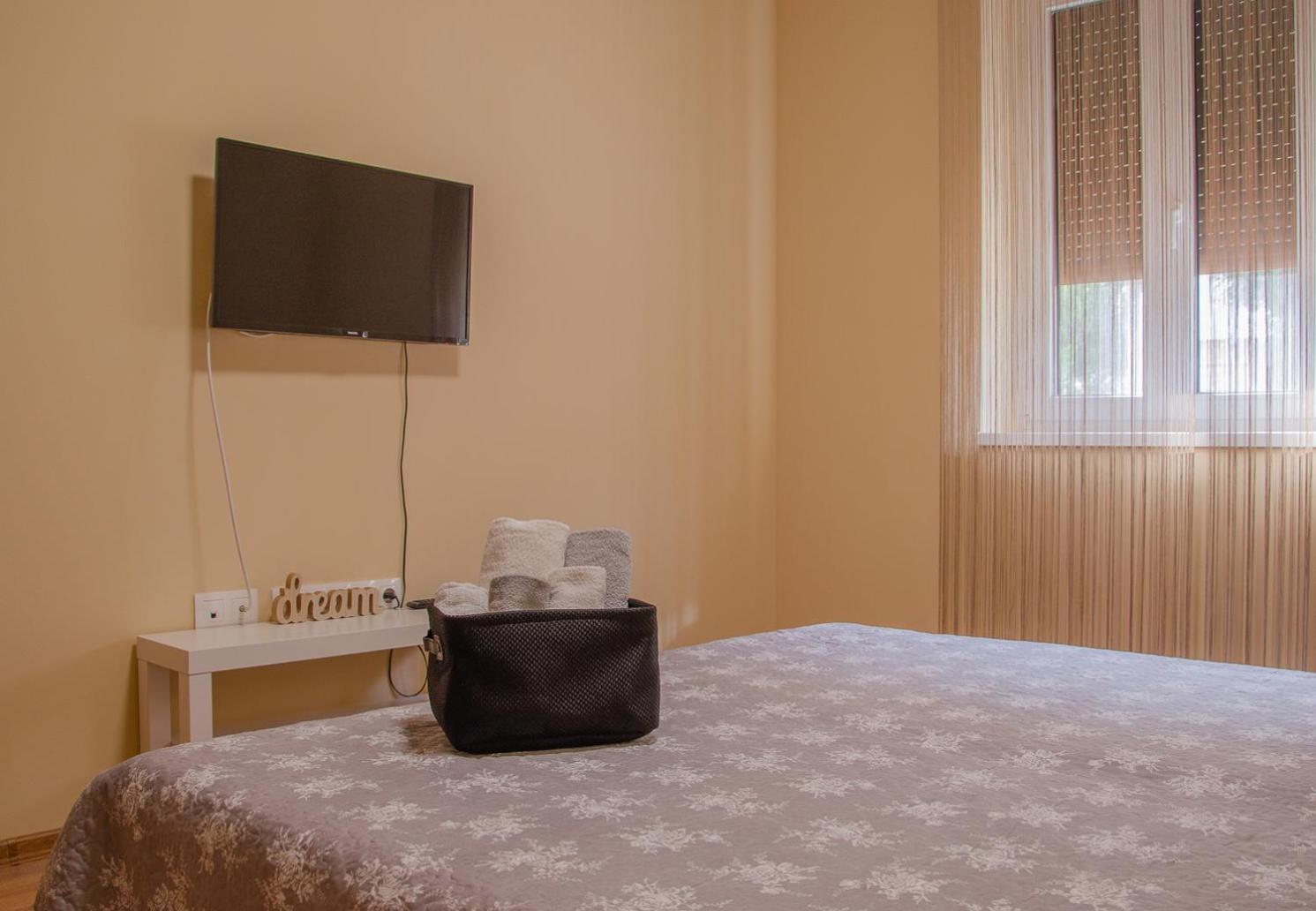 Oros House Apartmanhaz Орошхаза Экстерьер фото